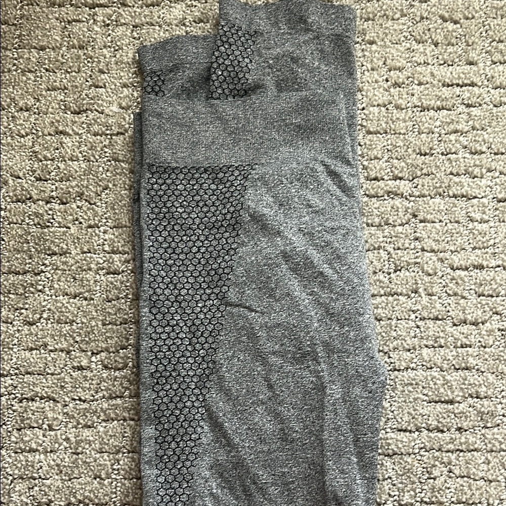 Unity World Wear Gray Leggings with Moisture-Wicking Fabric